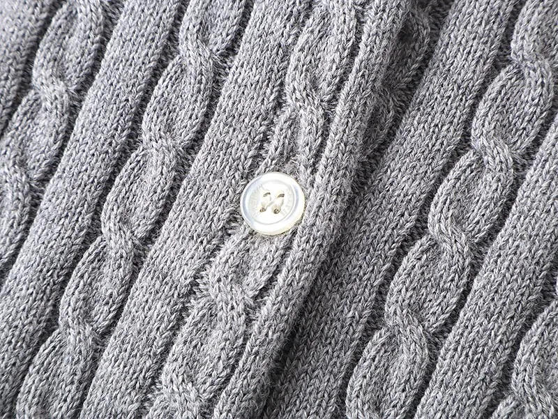 Style number: 2501 P200 Polo Ralph Lauren sweater Pony embroidered cable style single-breasted long-sleeved knit Color: White Pink Black Navy Gray Size: S (90-100) m (110-120) L (130-140) xL (150-160)